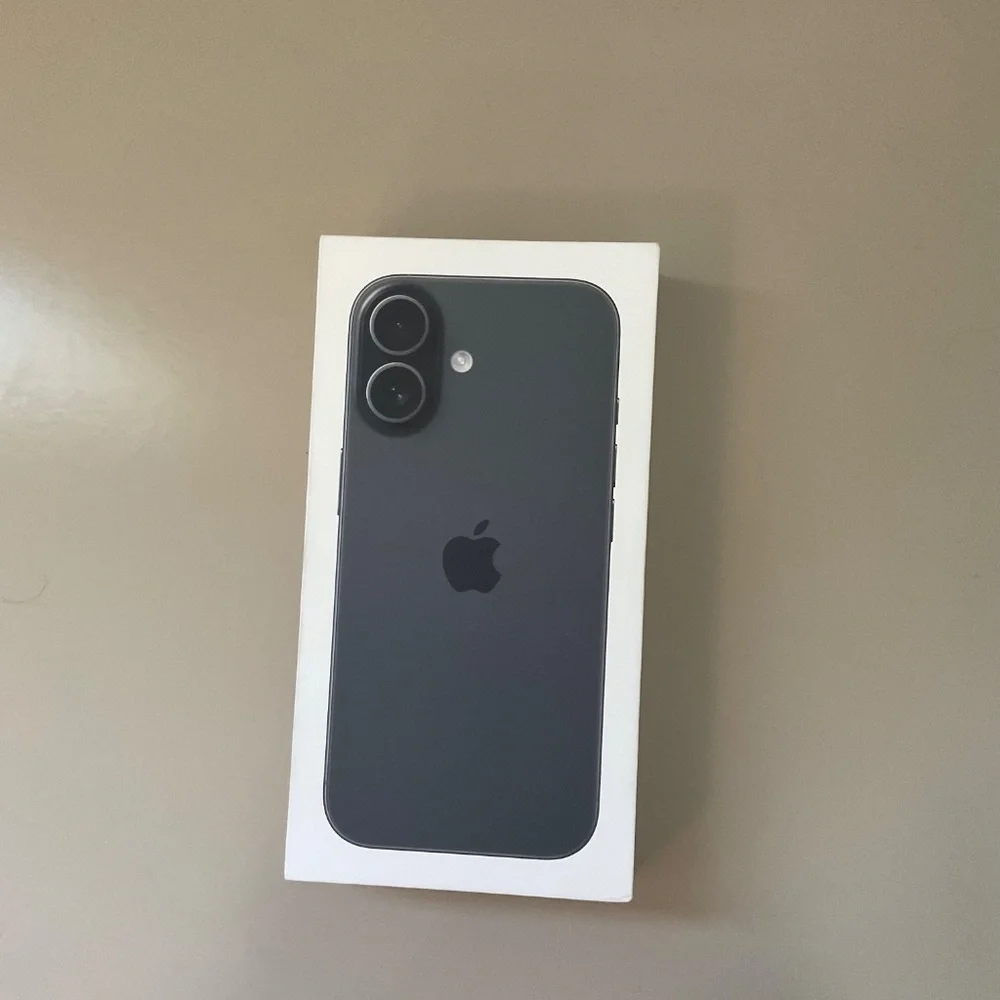 Apple IPhone 17 box